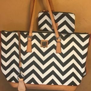 Dooney& Bourke Tote